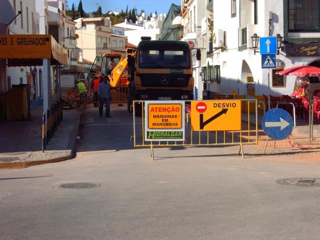 gal/Peter_Belinfante/Roadworks/Carvoeiro 21 tm 28.04.05 00003 roadworks.jpg